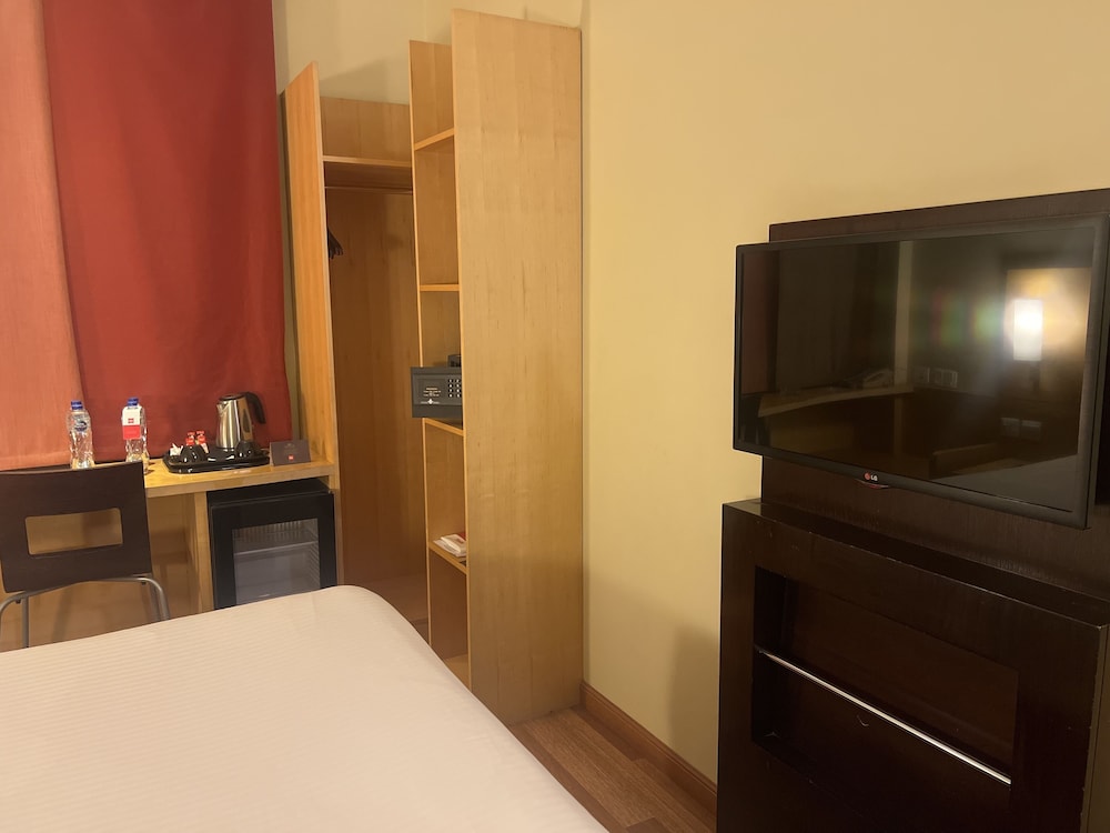 Standard Room, 2 Twin Beds photo 2