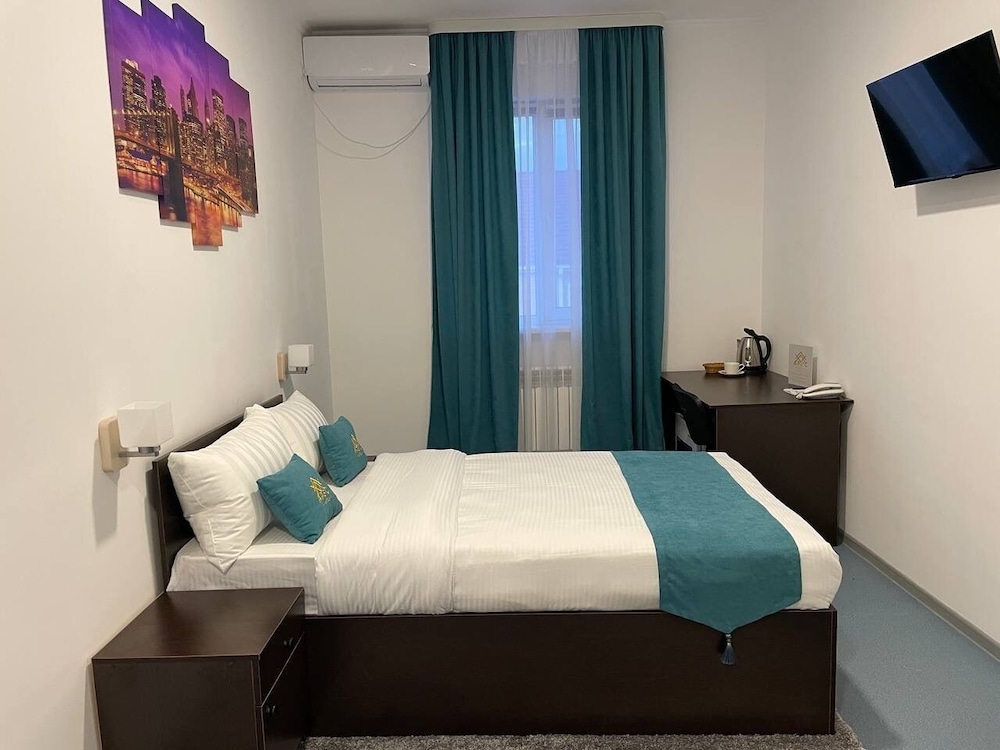 Single Room, Private Bathroom, Courtyard View