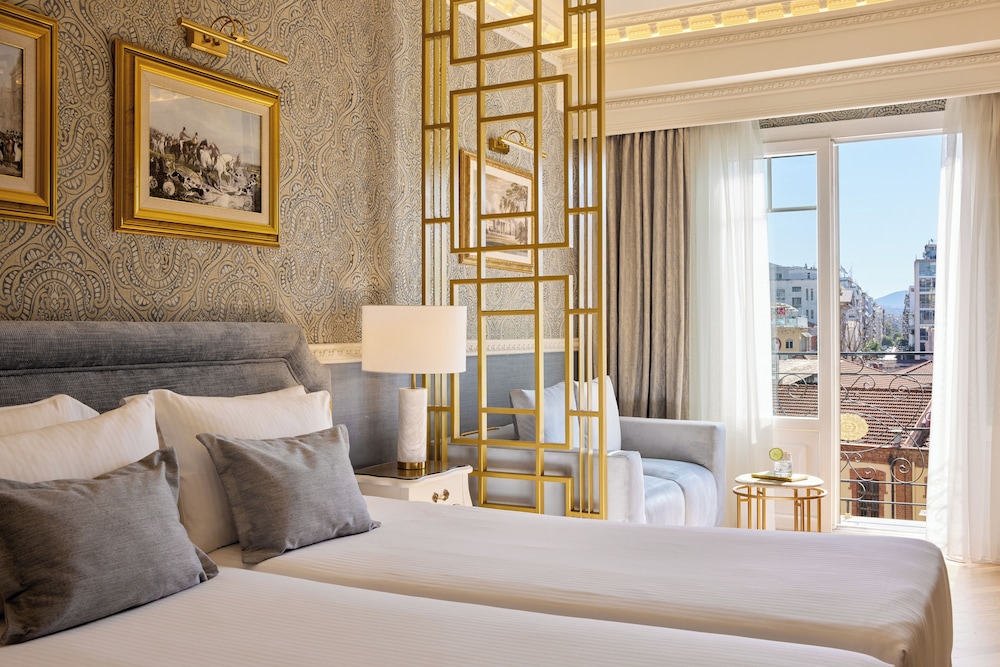 Deluxe Suite Twin Beds with Ladadika View