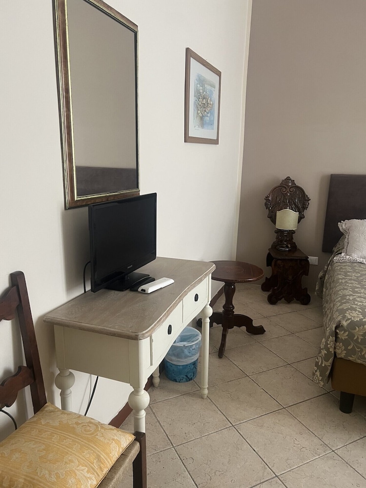 Family Apartment, Annex Building thumbnail 5