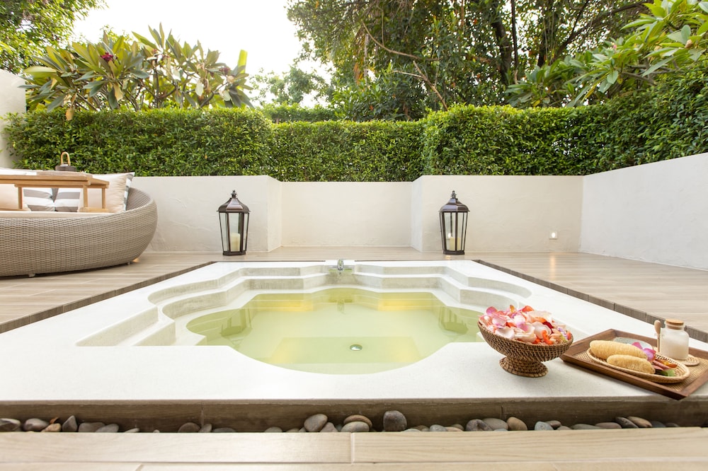 ALANNA SIGNATURE DUPLEX SUITE - Photo 8
