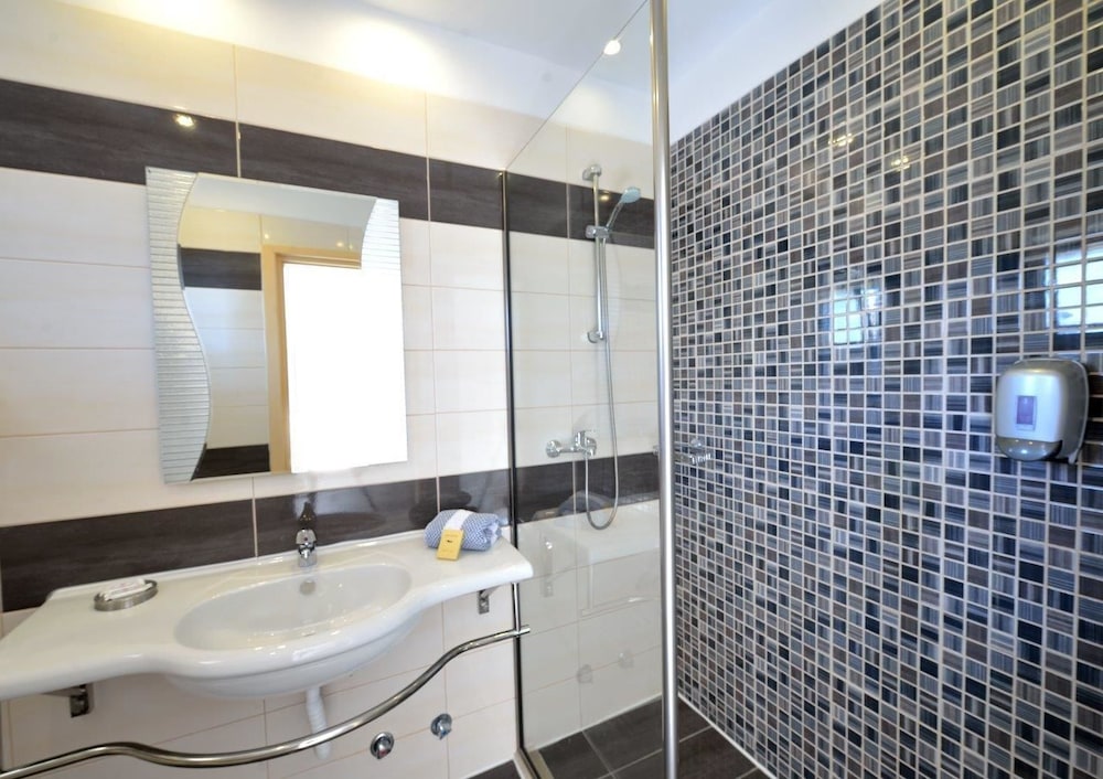 Premium Double Room with Inland View - Photo 2