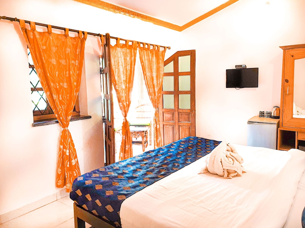 Standard A/C Room - Photo 20