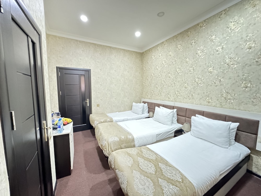 Elite Triple Room - Photo 1