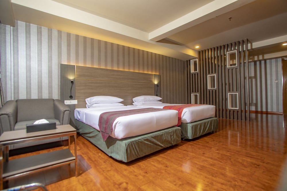 Premier Deluxe Room - Photo 6