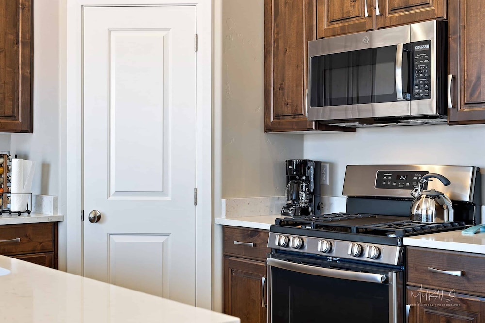 Townhome, 3 Bedrooms photo 3