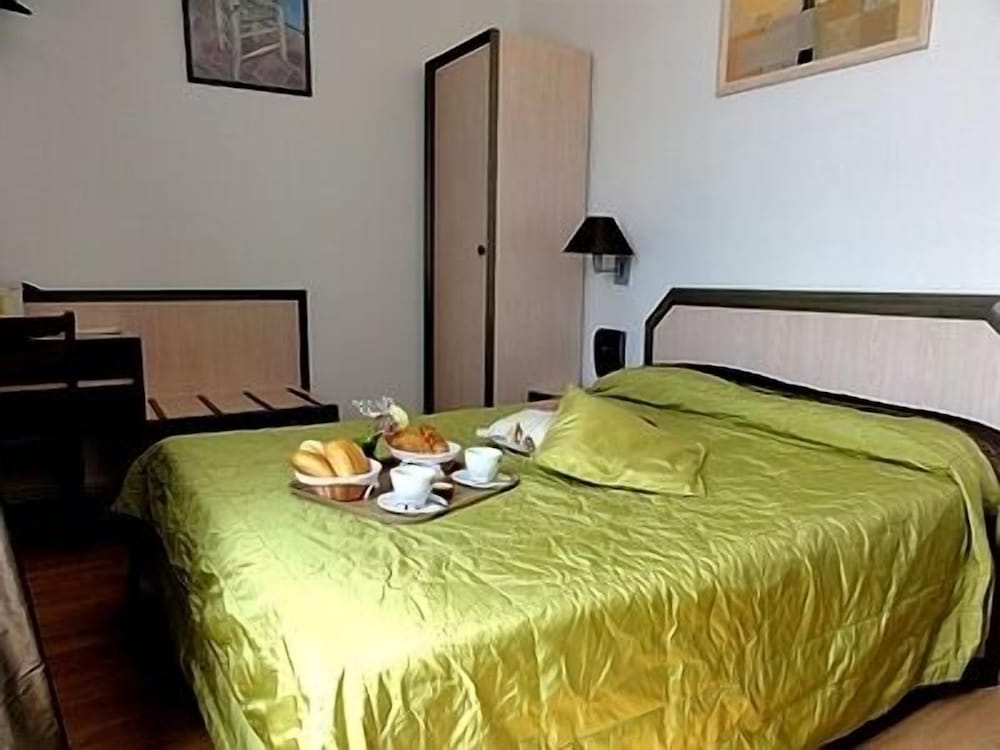 Standard Double Room photo 3