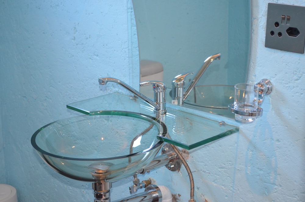 Deluxe Double Room with Shower photo 2