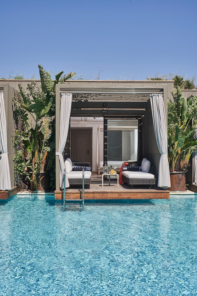 Laguna Suite Swim Up Terrace Adult Only
