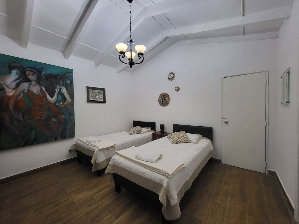 Twin Room, Patio