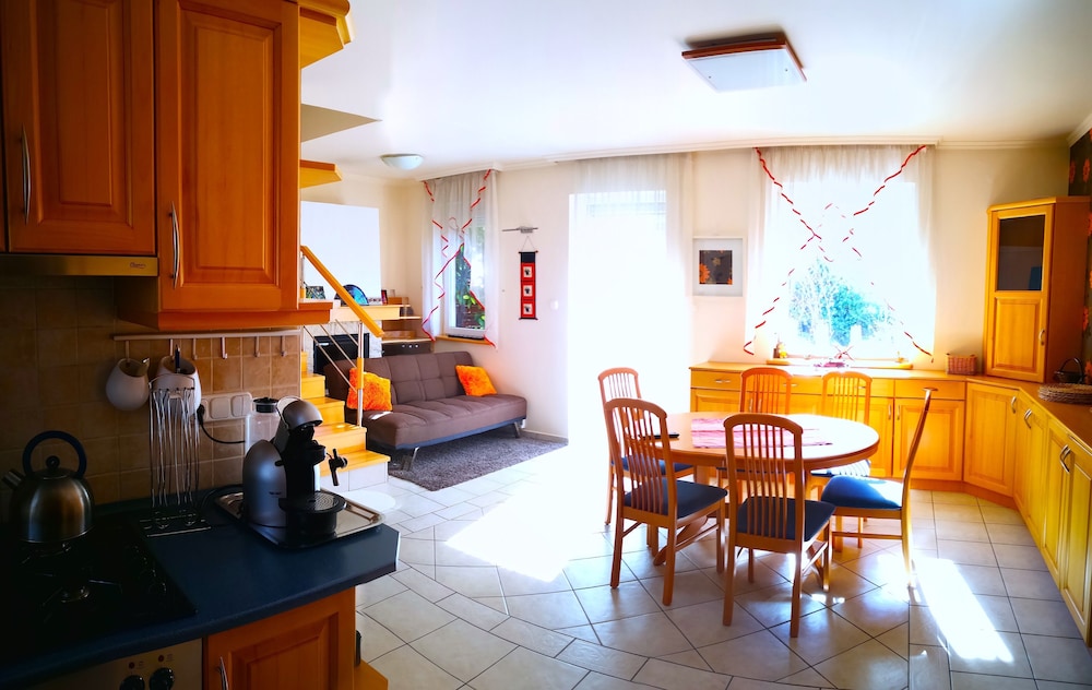 Apartment, 3 Bedrooms, 2 Bathrooms photo 1