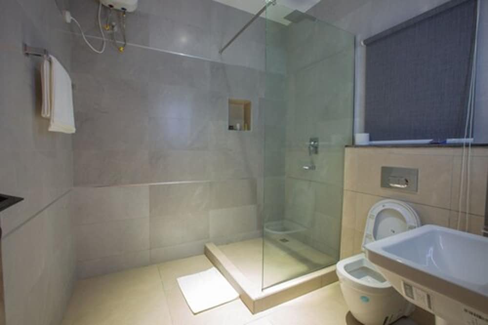 Suite - Photo 5