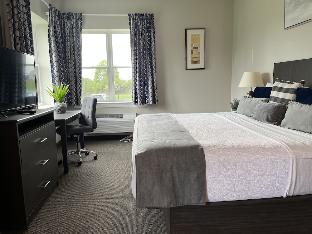 Room, 1 King Bed (1st Floor) photo 2