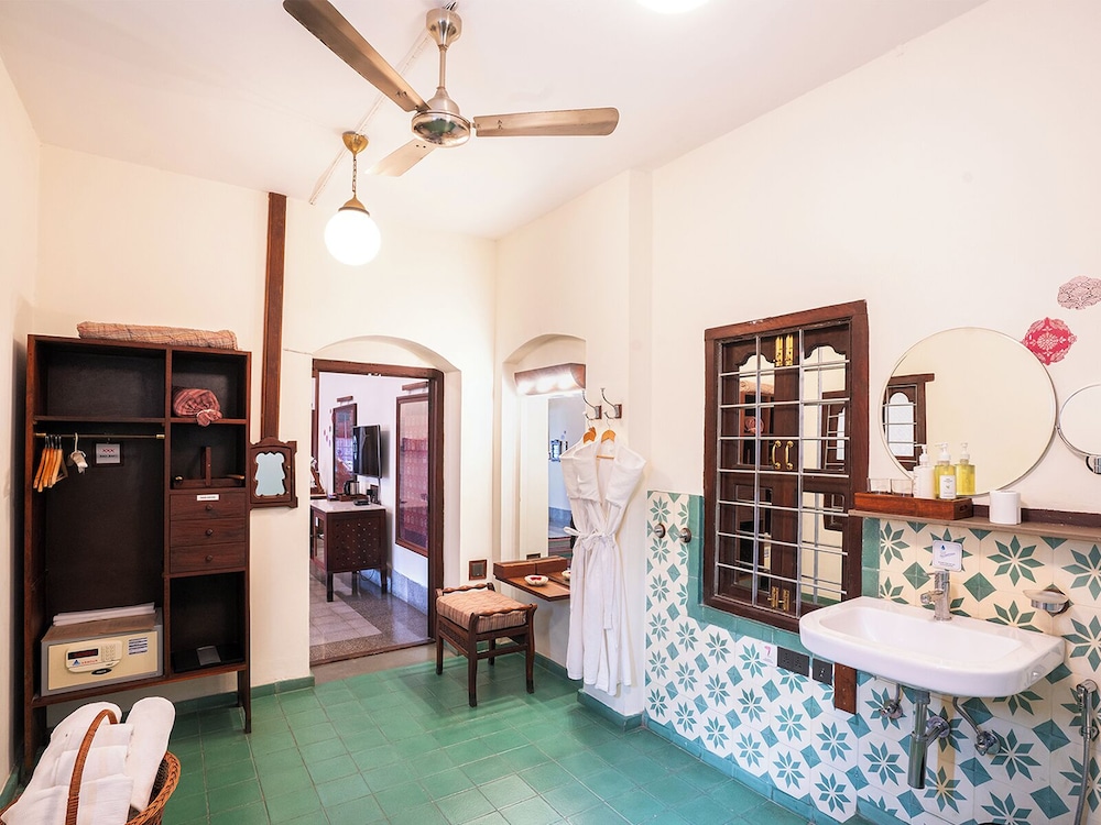 Modern Heritage Grand Suite - Photo 5