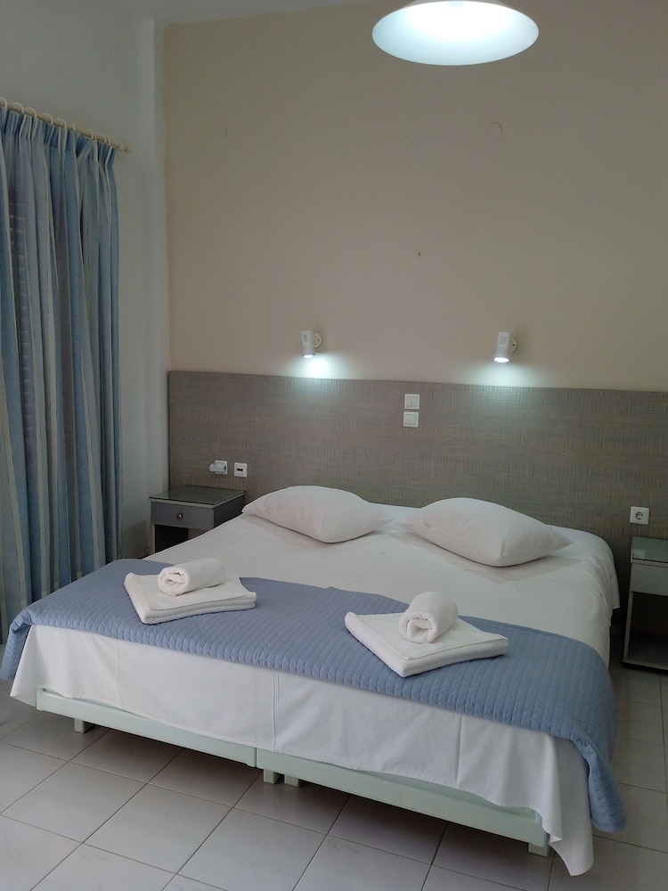 Economy Studio, 1 Double or 2 Twin Beds, Garden View photo 1