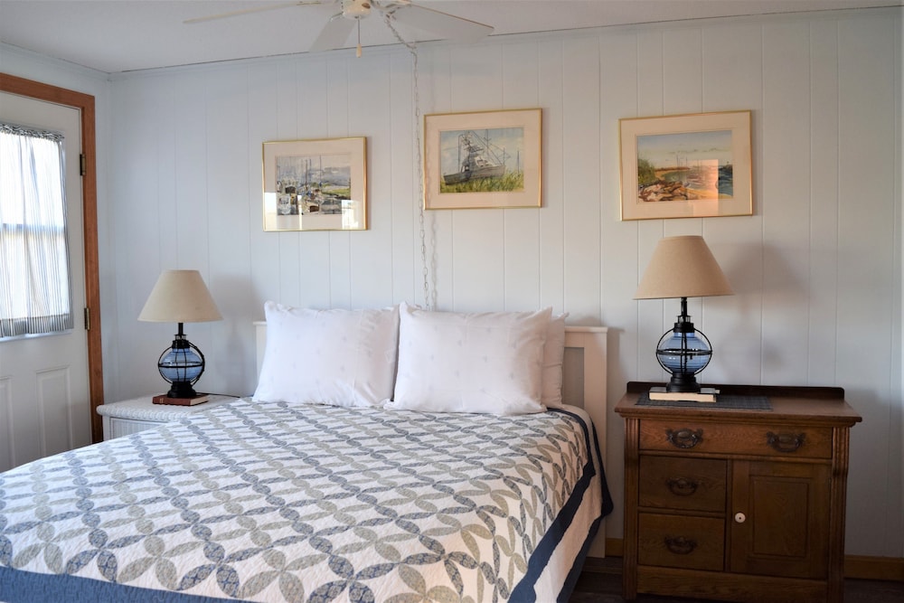 Apartment, 1 Queen Bed, Oceanfront photo 3