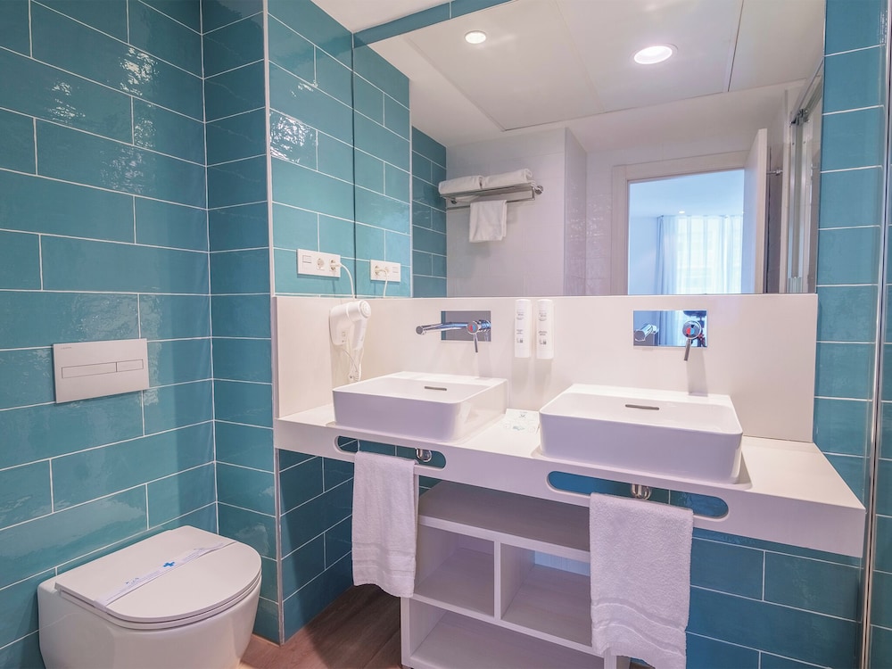 Double Room, Partial Sea View (2 Adults) - Photo 3