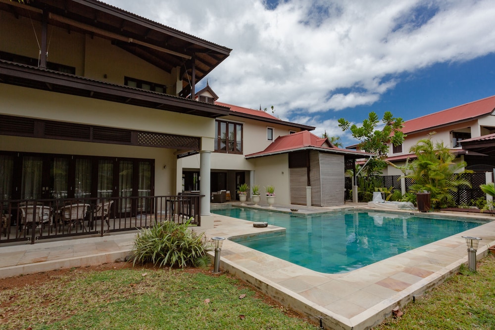 Villa, 3 Bedrooms, Sauna, Poolside