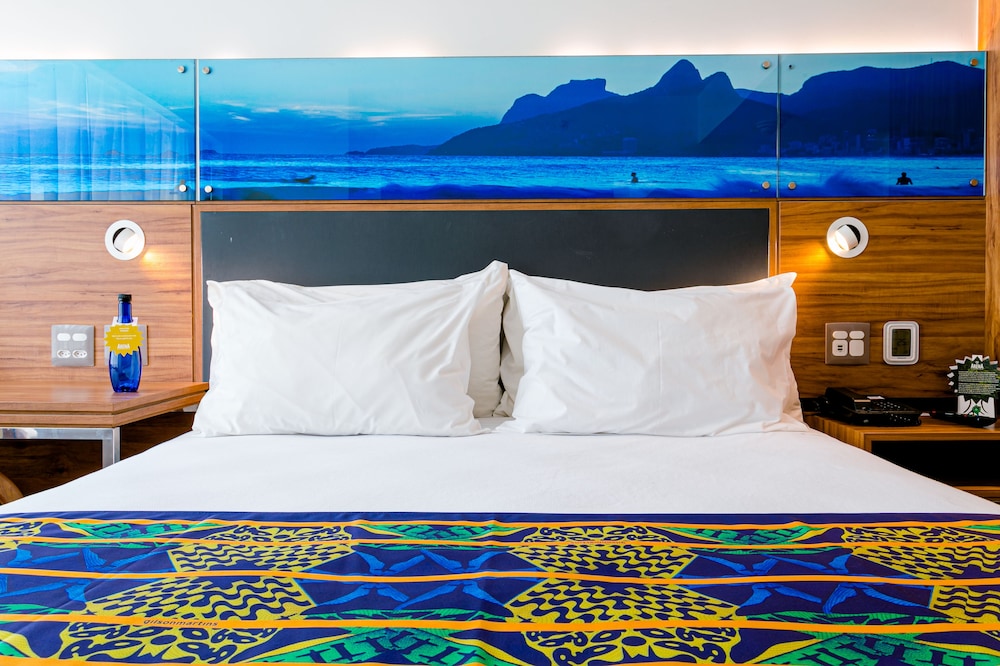 Superior Double Room, Beach View thumbnail 5