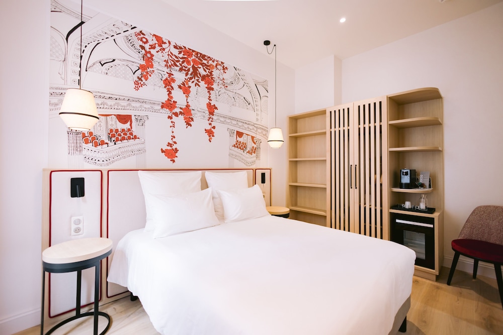 Available room