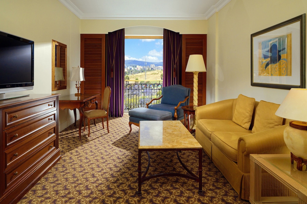 Junior Suite, 1 King Bed, Smoking, Balcony - Photo 12