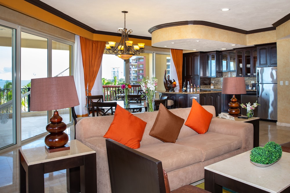 Three Bedroom Ocean Front photo 3