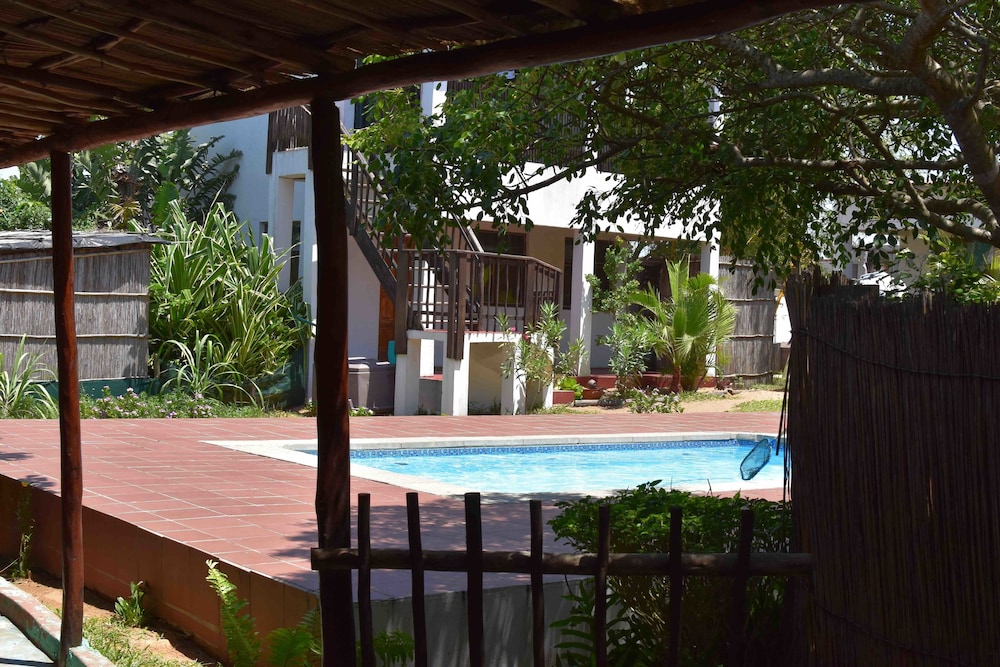 Basic Shared Dormitory, Mixed Dorm, Pool View, Poolside (10 pax)