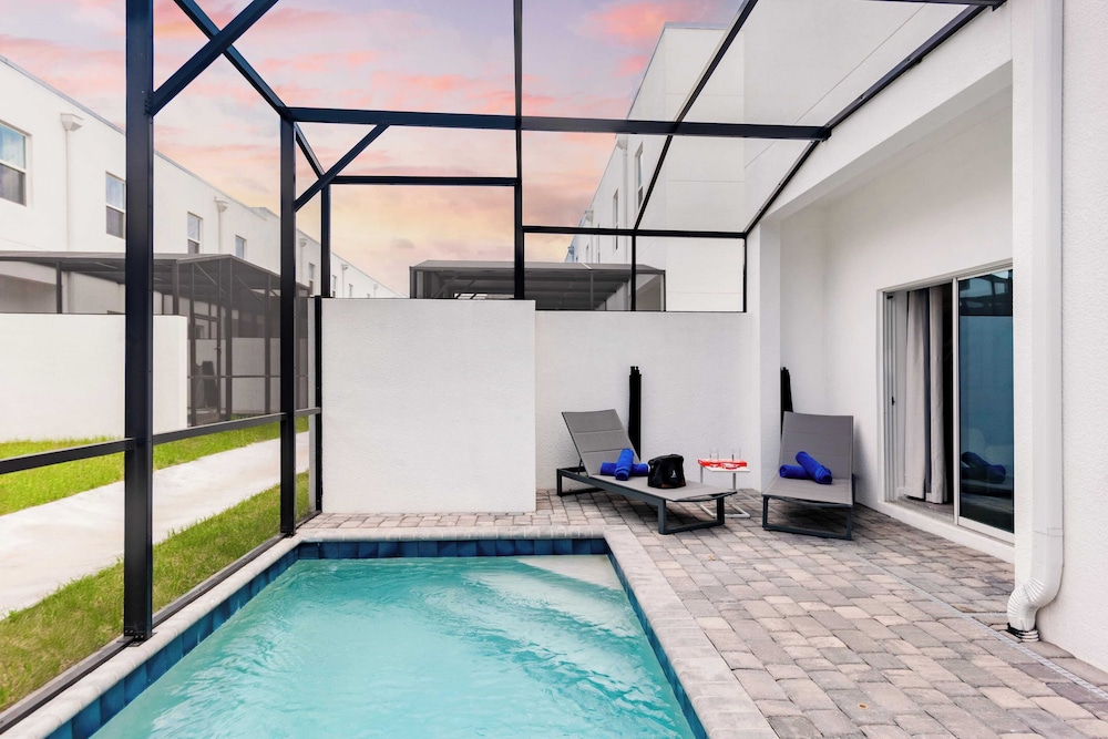 House (5 Bedrooms)