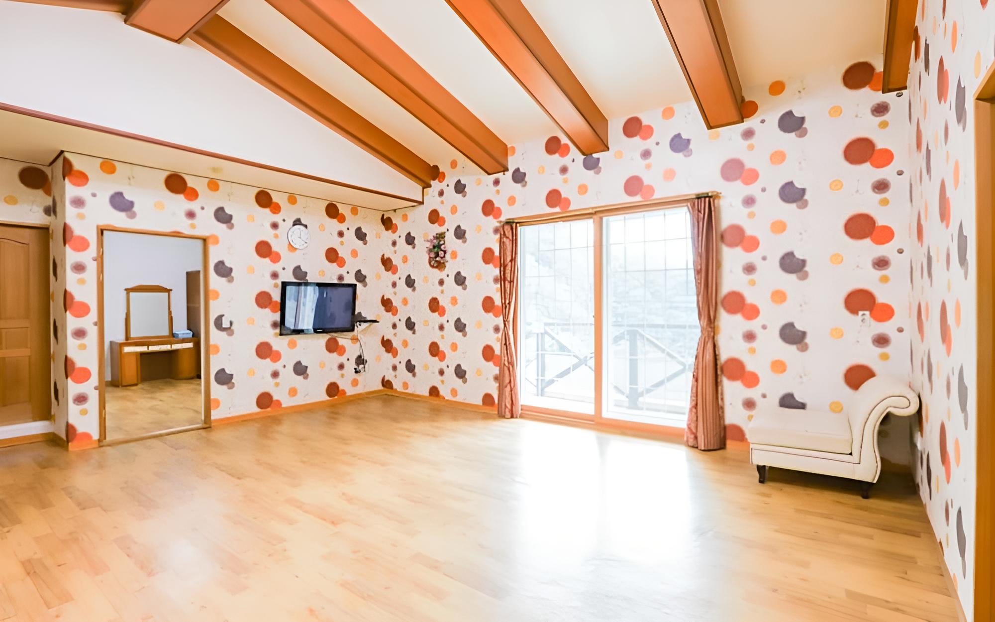 Room (Group Room (Group Room))