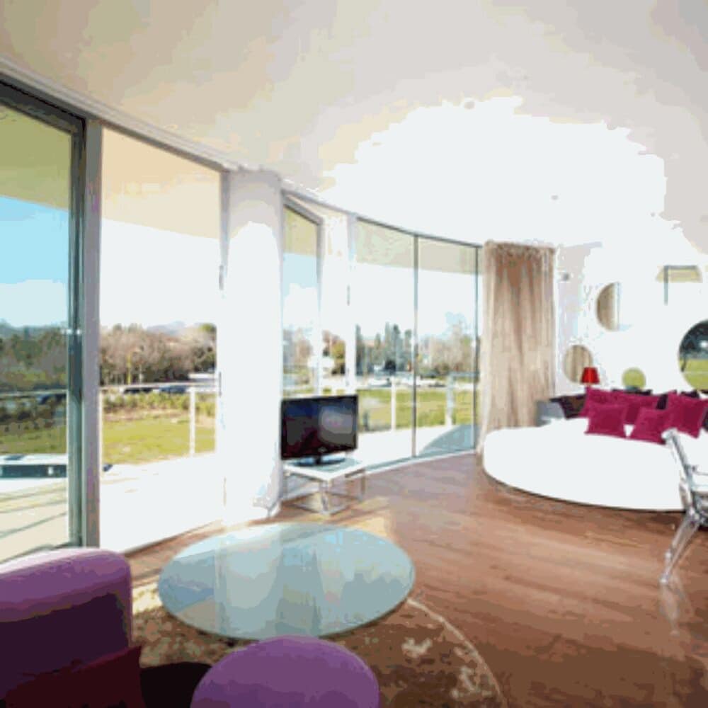 Suite - Photo 6