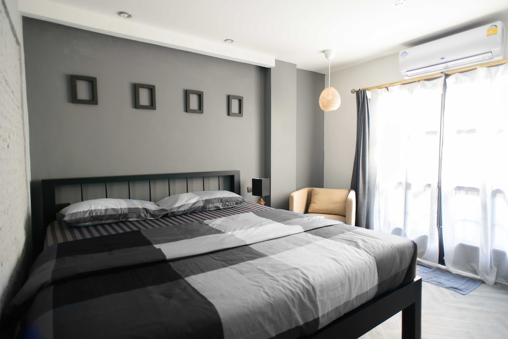 Economy Double Room, 1 King Bed, Non Smoking