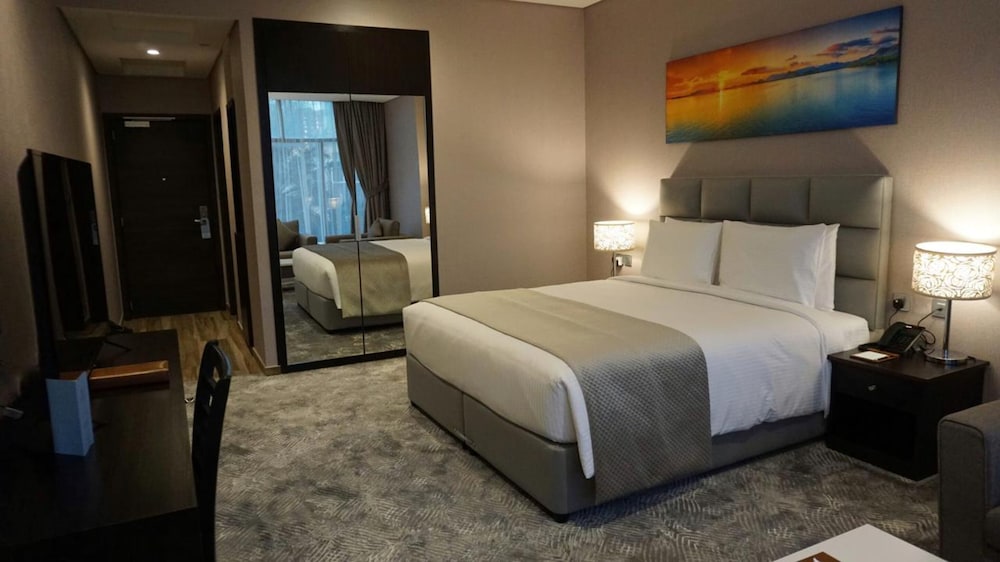 Deluxe Room (King) - Photo 5