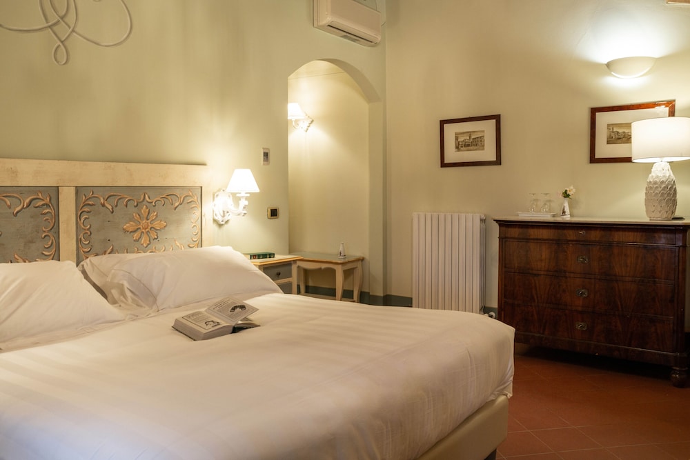 Deluxe Double Room, Hill View - Photo 2