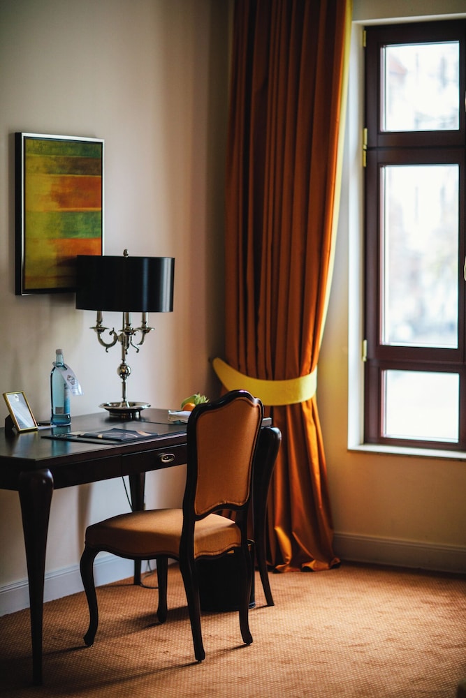Rebecca Suite - Photo 2