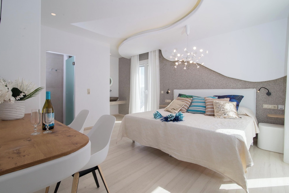 Superior Double Room, Pool View photo 1