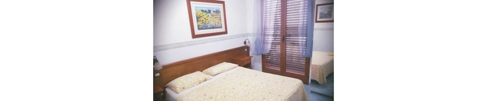 Deluxe Double or Twin Room, Balcony photo 2