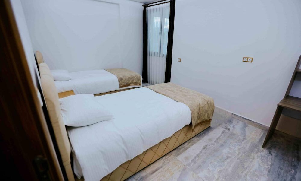 Quadro Room
