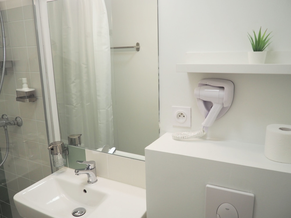 Basic Room, Non Smoking photo 2