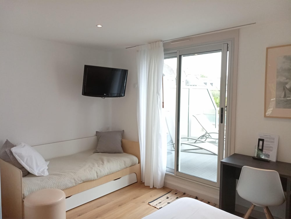 Family Room, 3 single beds, non-smoking, terrace