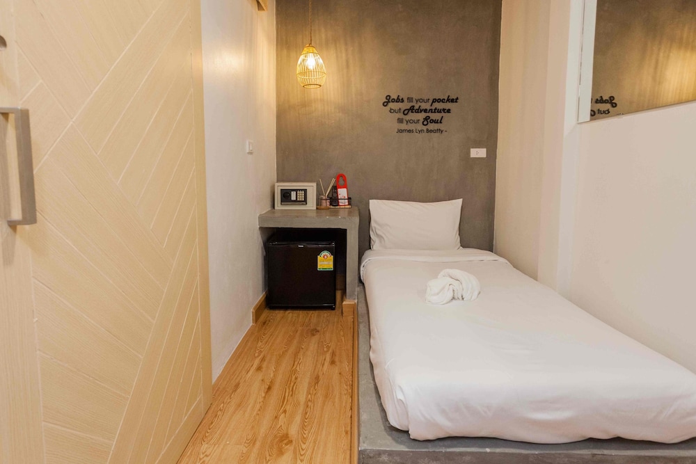 Single Room, Non Smoking photo 1