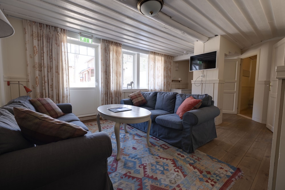 Family Room photo 1