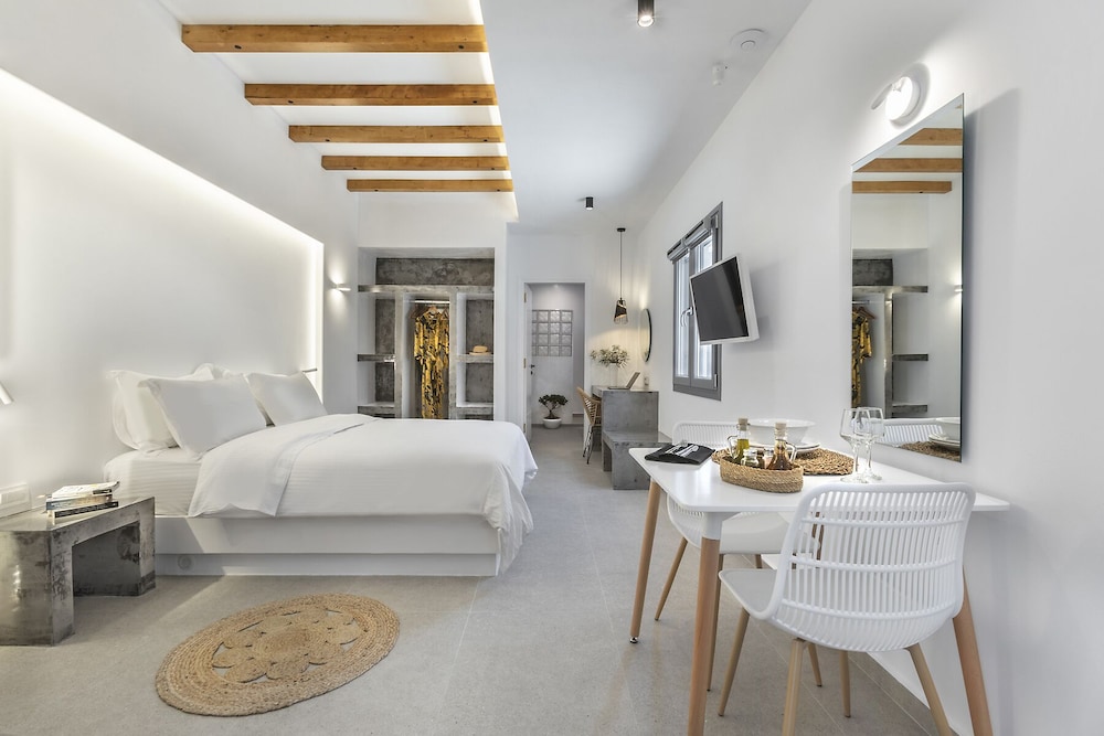 Sirokos Suite