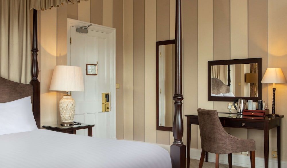Deluxe Suite, 1 King Bed, Non Smoking (Four Poster Bed) - Photo 4