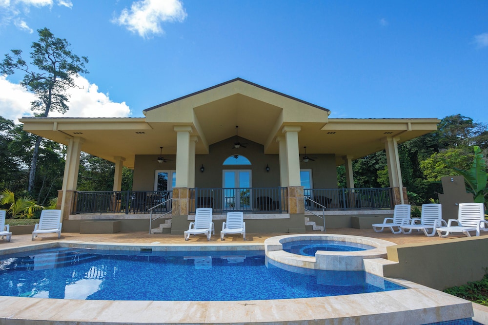 Luxury Villa, 4 Bedrooms, Ocean View - Photo 1