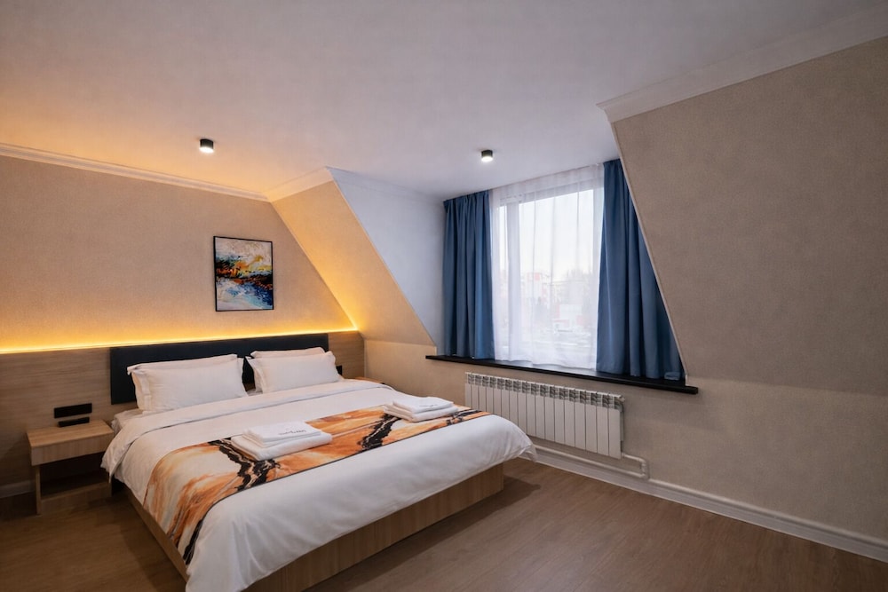 Deluxe Double Room, City View