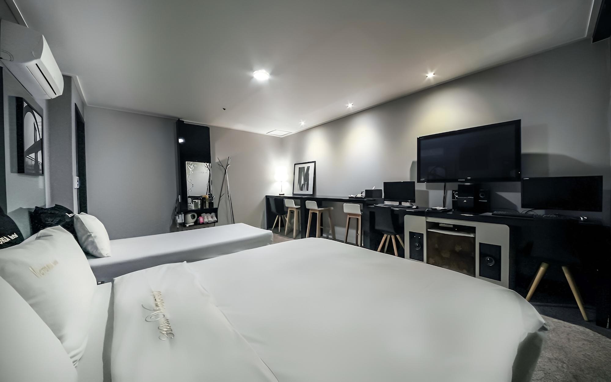 Room (VIP-Twin non-smoking room (Netflix av) photo 3