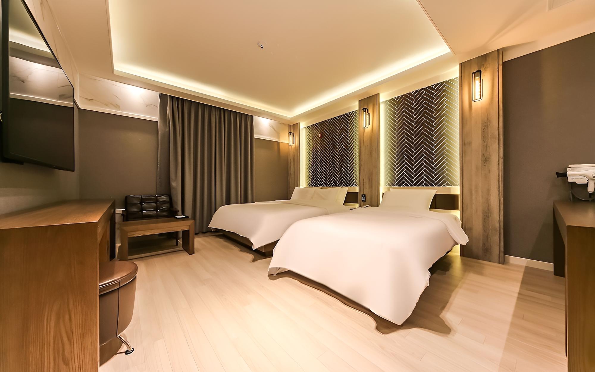 Room (Twin) photo 1