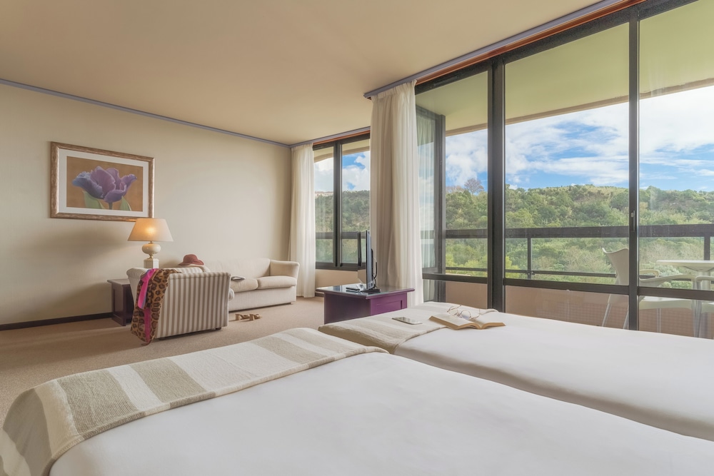 Junior Suite, 2 Twin Beds (Extra Bed) - Photo 1