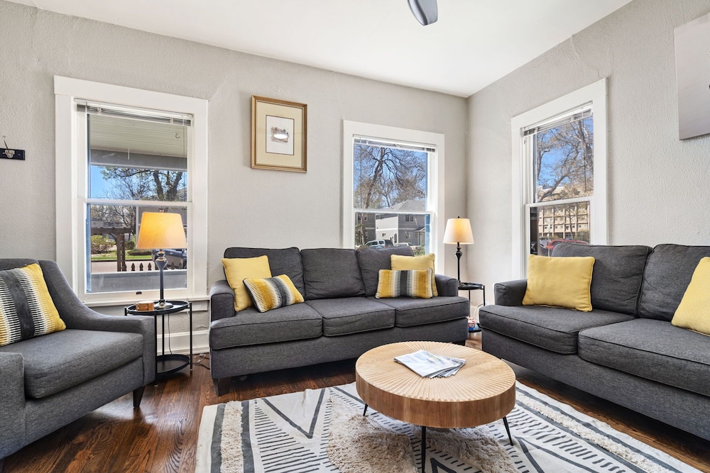 House, Multiple Beds, Patio, Garden View (216 W. Myrtle St.) photo 3