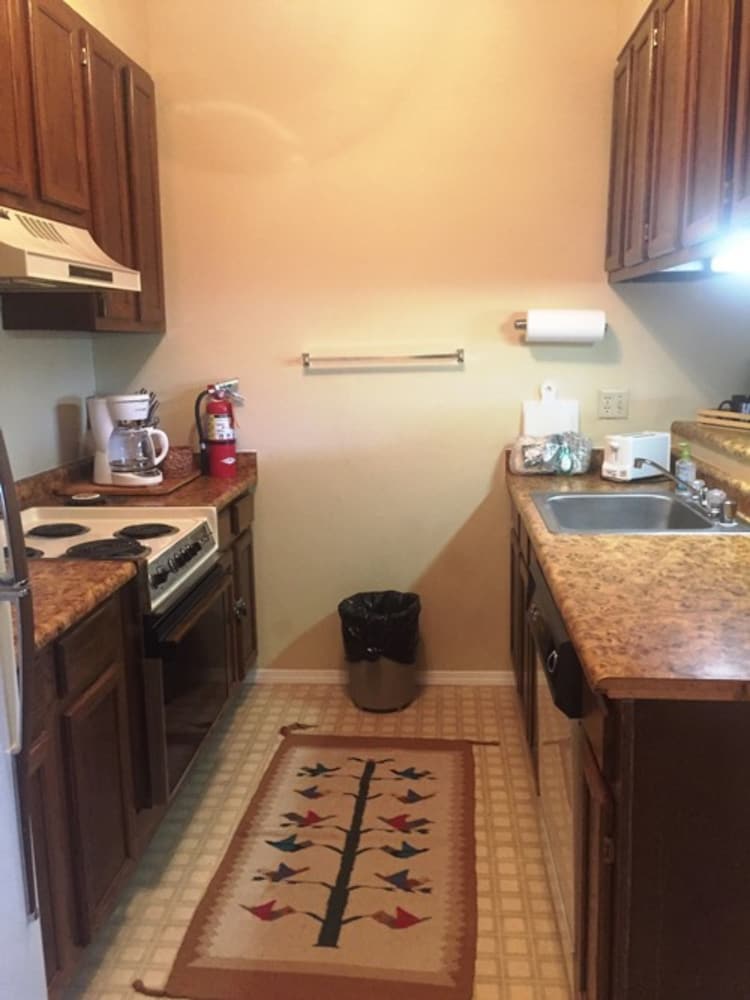 Condo, 1 Bedroom photo 2